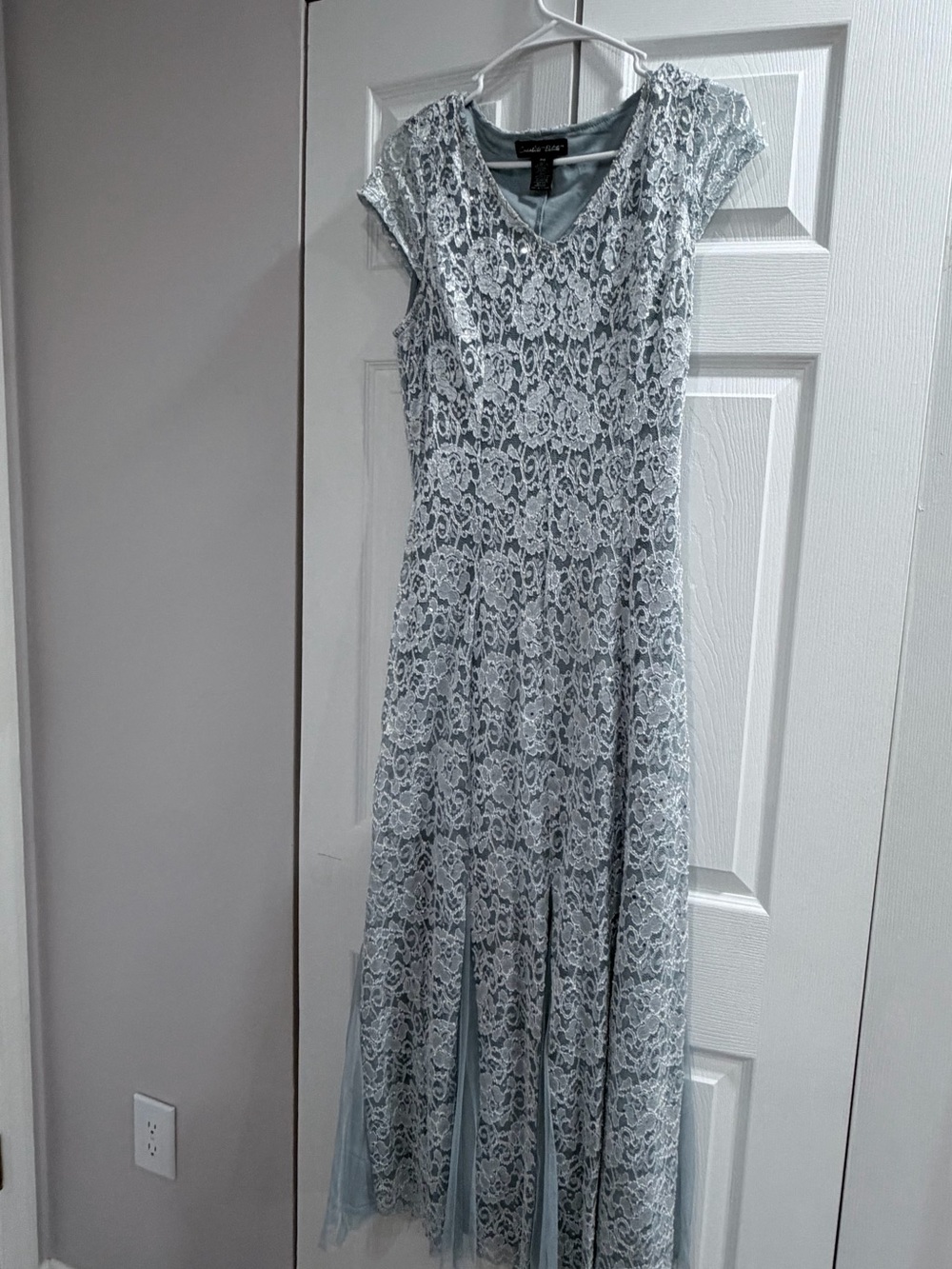 Forever 21 Light Blue Lace Cap Sleeve Maxi Dress